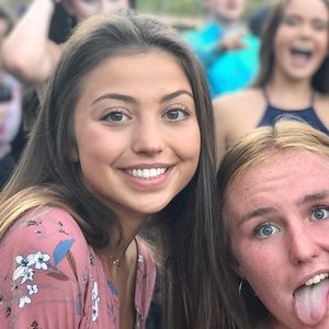 Meet your Posher, Delaney